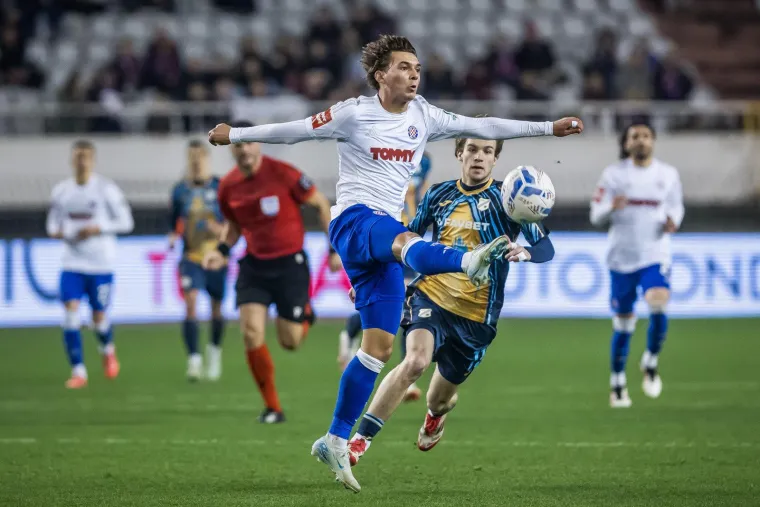 Gattusov i Rakitićev trenutak ludila: Biv&scaron;eg vatrenog nikada nismo vidjeli ovakvog, Torcida zapalila zastavu