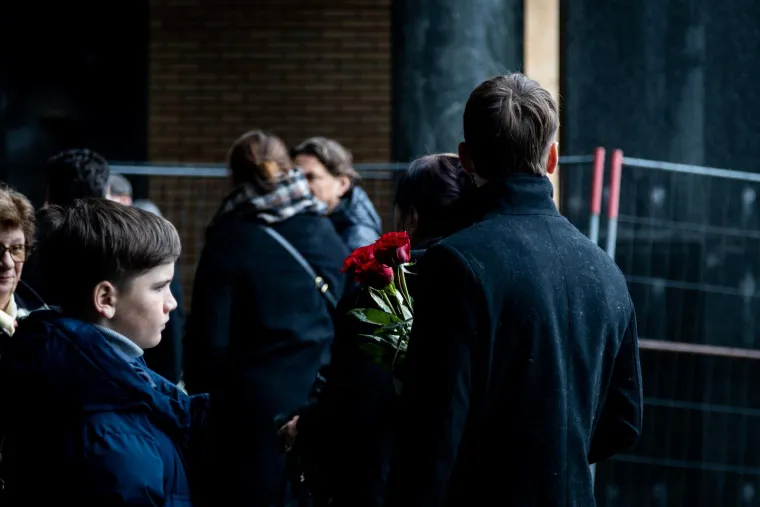 Posljednji ispraćaj domaće redateljice: Na vječni počinak Saru Hribar ispratila obitelj i prijatelji