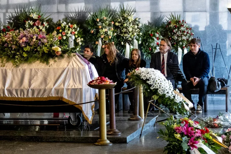 Posljednji ispraćaj domaće redateljice: Na vječni počinak Saru Hribar ispratila obitelj i prijatelji