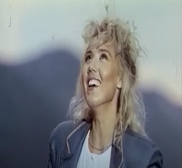 Osim glazbene karijere, okušala se i u glumi, glumeći u filmskoj trilogiji &quot;Hajde da se volimo&quot;.