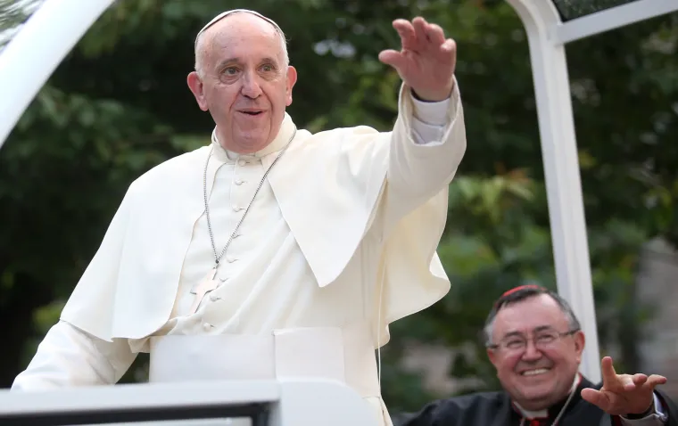 Nije bio u Hrvatskoj, ali je posjetio naše susjede. Prisjetite se kako je Papa 2015. dočekan u Sarajevu