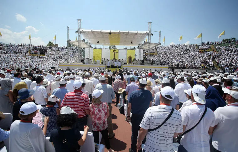 Nije bio u Hrvatskoj, ali je posjetio naše susjede. Prisjetite se kako je Papa 2015. dočekan u Sarajevu