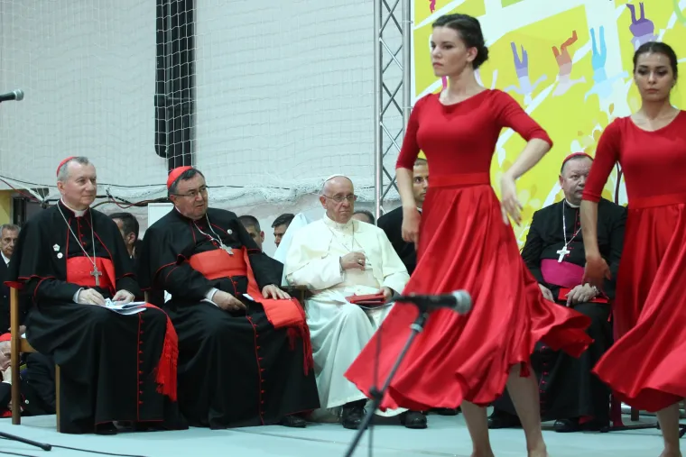 Nije bio u Hrvatskoj, ali je posjetio naše susjede. Prisjetite se kako je Papa 2015. dočekan u Sarajevu