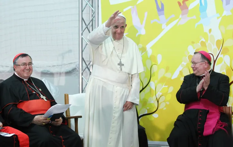 Nije bio u Hrvatskoj, ali je posjetio na&scaron;e susjede. Prisjetite se kako je Papa 2015. dočekan u Sarajevu