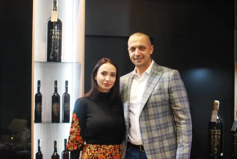 Tko je kontroverzna Dodikova kći? Javno vrijeđa građane, djeci osigurala tjelohranitelje, troši novac na brendirane torbice