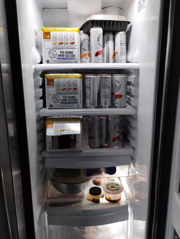...ali i one kojima je bilo potpuno normalno iz frižidera iseliti svu hranu kako bi imali gdje hladiti pivo.