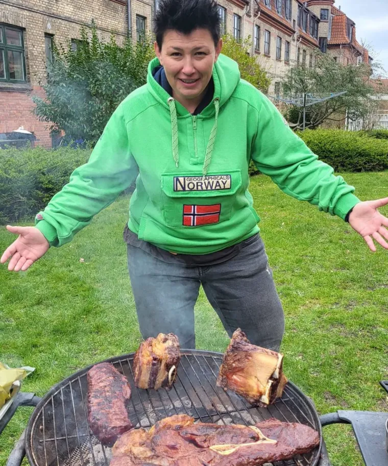 &quot;Kad konačno shvatiš da ti tajice stoje 10/10. (a zadnji put sam ih nosila prije nekih 25 godina). A sve to zahvaljujući mojim curama koje su mi kupile. Osjećam se sretno i zadovoljno!&quot;, napisala je na Instagramu. 