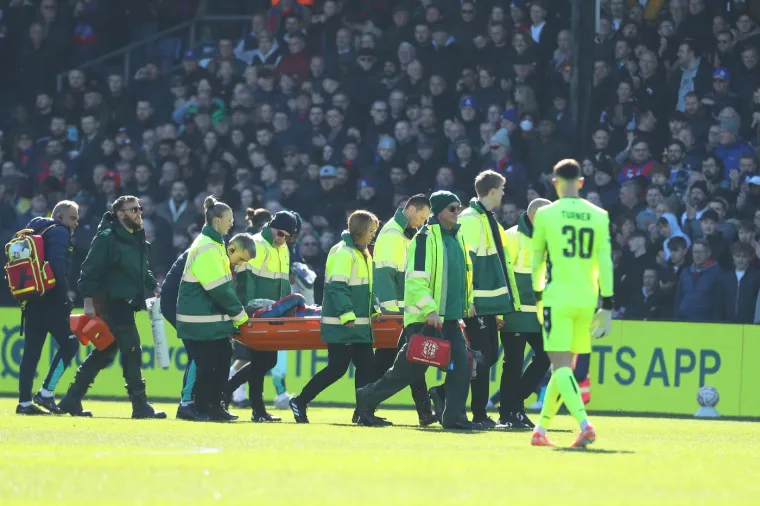 Horor u Engleskoj: Zvjerski pokosio protivnika, povici zloglasnih navijača sve &scaron;okirali