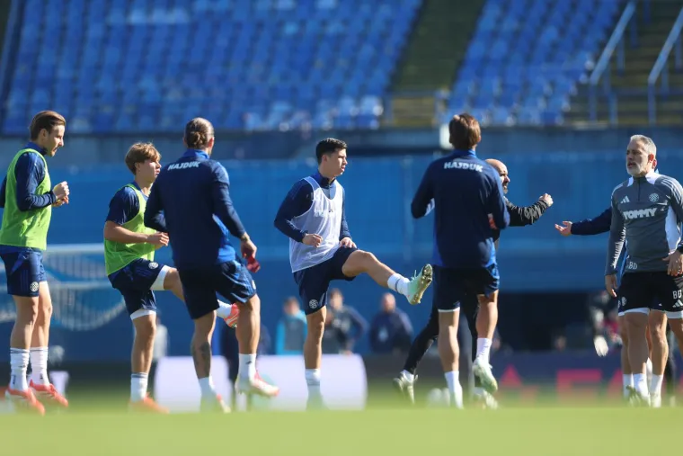 Marko Livaja na zagrijavanju...