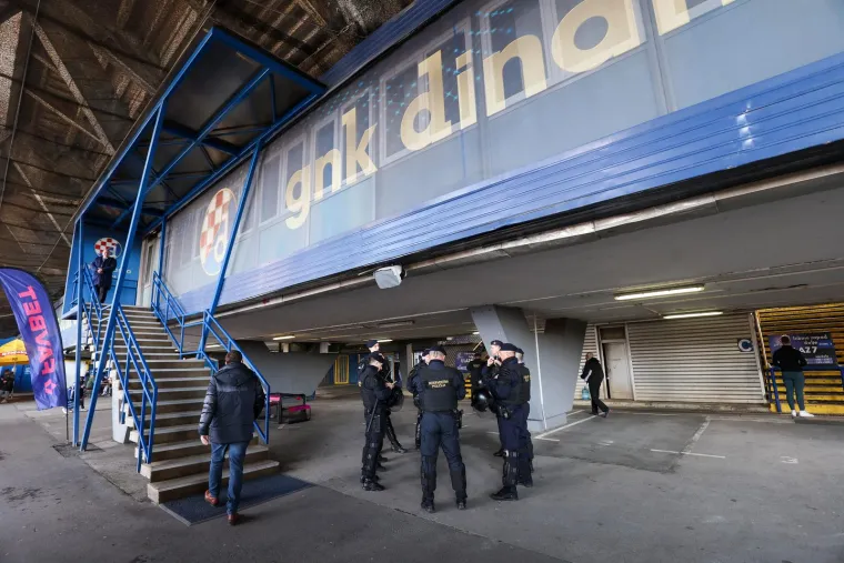 Torcida u 'policijskom kavezu' na Maksimiru: Pogledajte kako se Boysi spremaju za spektakularnu koreografiju