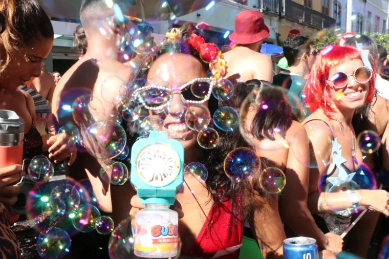 Ma tko ne bi volio biti ovdje! Glamurozni kostimi na najvećem karnevalu: Pogledajte raskošne prizore iz Rija