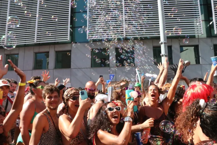 Ma tko ne bi volio biti ovdje! Glamurozni kostimi na najvećem karnevalu: Pogledajte rasko&scaron;ne prizore iz Rija