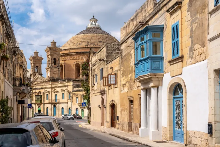 16. Malta: U ovoj zemlji nalaze se neke od najstarijih samostojećih kamenih građevina na svijetu, stare između 4000 i 2500 godina prije Krista, koje svjedoče o naprednoj civilizaciji koja je postojala tisućama godina prije moderne arhitekture.