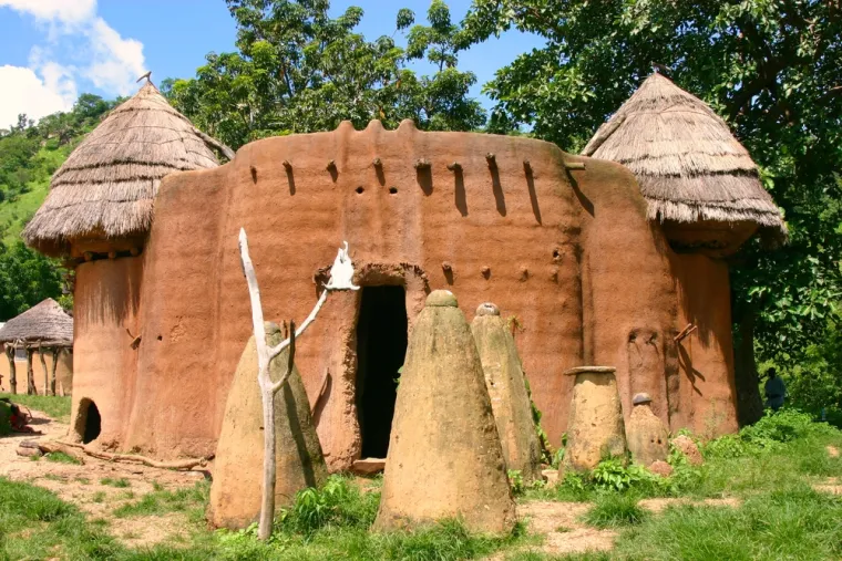 24. Benin: Ova zemlja naziva se domovinom vudua. Ako ste čuli za vudu, onda ste čuli za Benin &ndash; ova zapadnoafrička država smatra se kolijevkom ove mistične religije, koja je duboko ukorijenjena u kulturi i tradiciji tog naroda, a njen utjecaj pro&scaron;irio se i na druge dijelove svijeta.