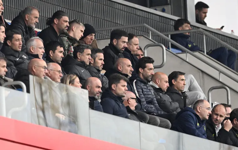 Uz to što je Olmov agent, Bara je s Danijem i u prisnom odnosu pa su tako snimljeni zajedno na utakmici juniora Dinama protiv Barcelone u Ligi prvaka Mladih