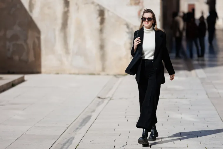 &Scaron;pica gori! Zadranka u leopard haljini istaknula duge noge i privukla poglede