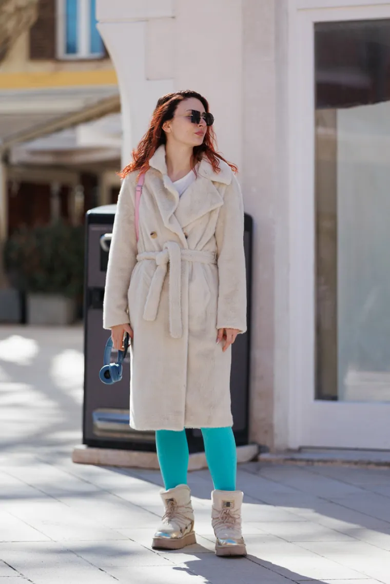 &Scaron;pica gori! Zadranka u leopard haljini istaknula duge noge i privukla poglede