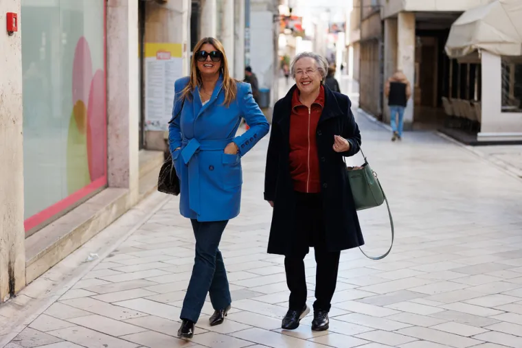 &Scaron;pica gori! Zadranka u leopard haljini istaknula duge noge i privukla poglede