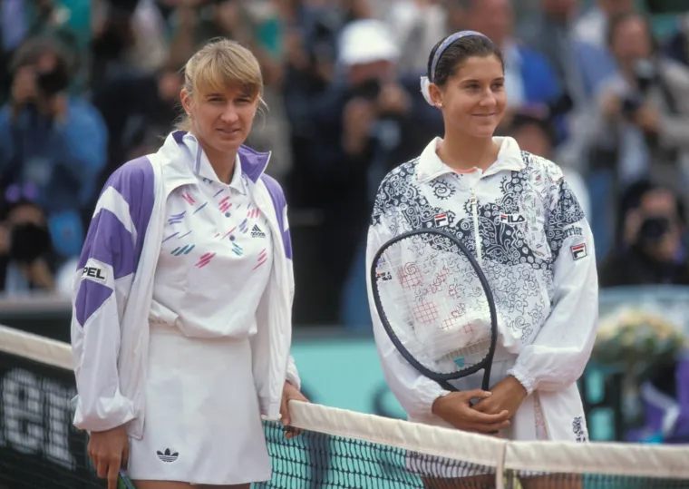 Sa 16 godina, 1990., osvojila je svoj prvi Grand Slam naslov na Roland Garrosu kada je pobijedila Steffi Graf u finalu. Time je postala najmlađa pobjednica tog turnira. 