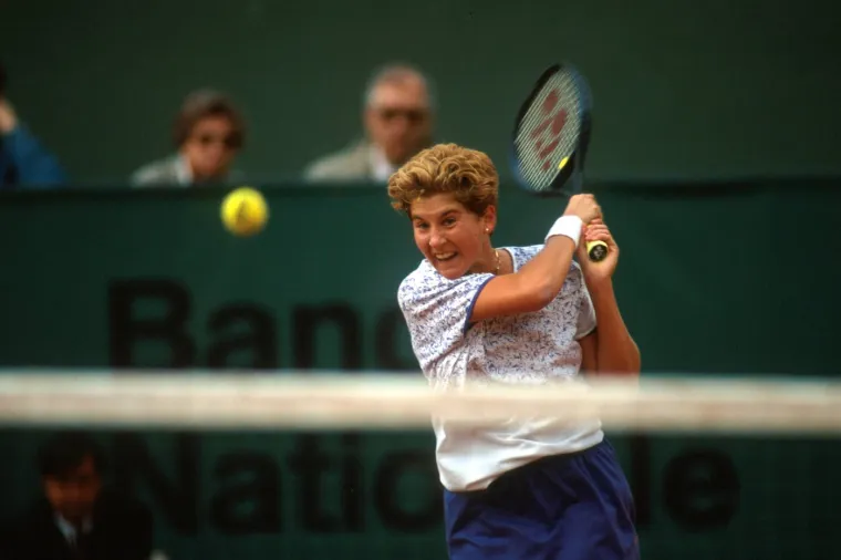 Nakon povratka 1995., osvojila je Australian Open 1996., ali nikada nije u potpunosti vratila dominaciju koju je imala prije napada. Godine 2003. odigrala je svoj posljednji profesionalni meč, a službeno se povukla 2008. 