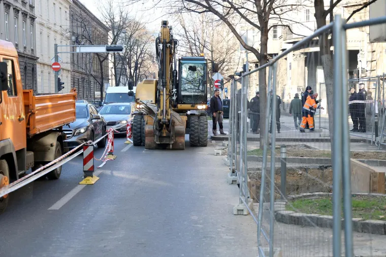 Pobuna u centru Zagreba: Radovi na podzemnim spremnicima pod nadzorom policije