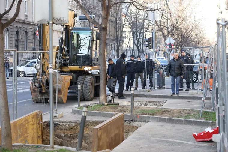 Pobuna u centru Zagreba: Radovi na podzemnim spremnicima pod nadzorom policije