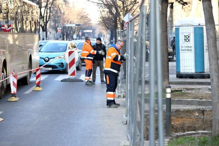 Pobuna u centru Zagreba: Radovi na podzemnim spremnicima pod nadzorom policije