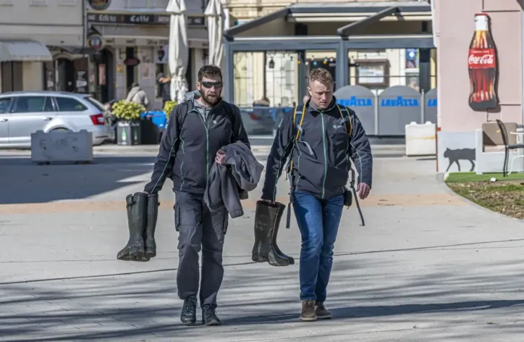 Prolaznici ostali bez daha: Misteriozne dame osvojile Karlovčane