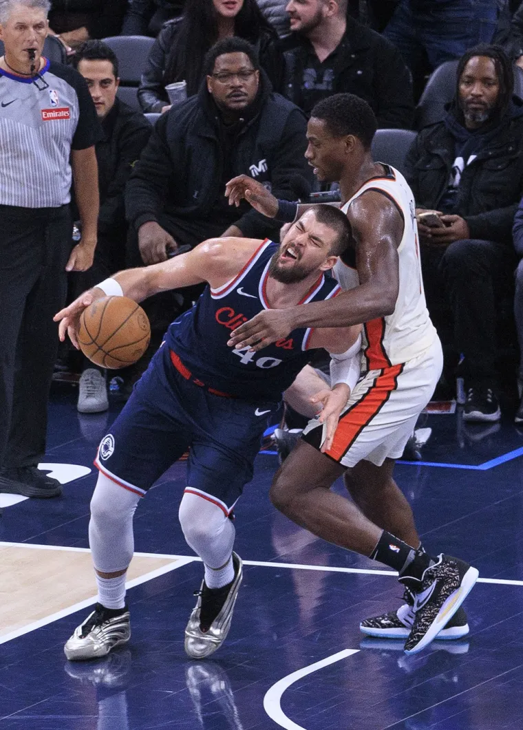 Ipak, zvijezda večeri bio je James Harden, koji je s nevjerojatnih 50 poena predvodio Clipperse do pobjede.
