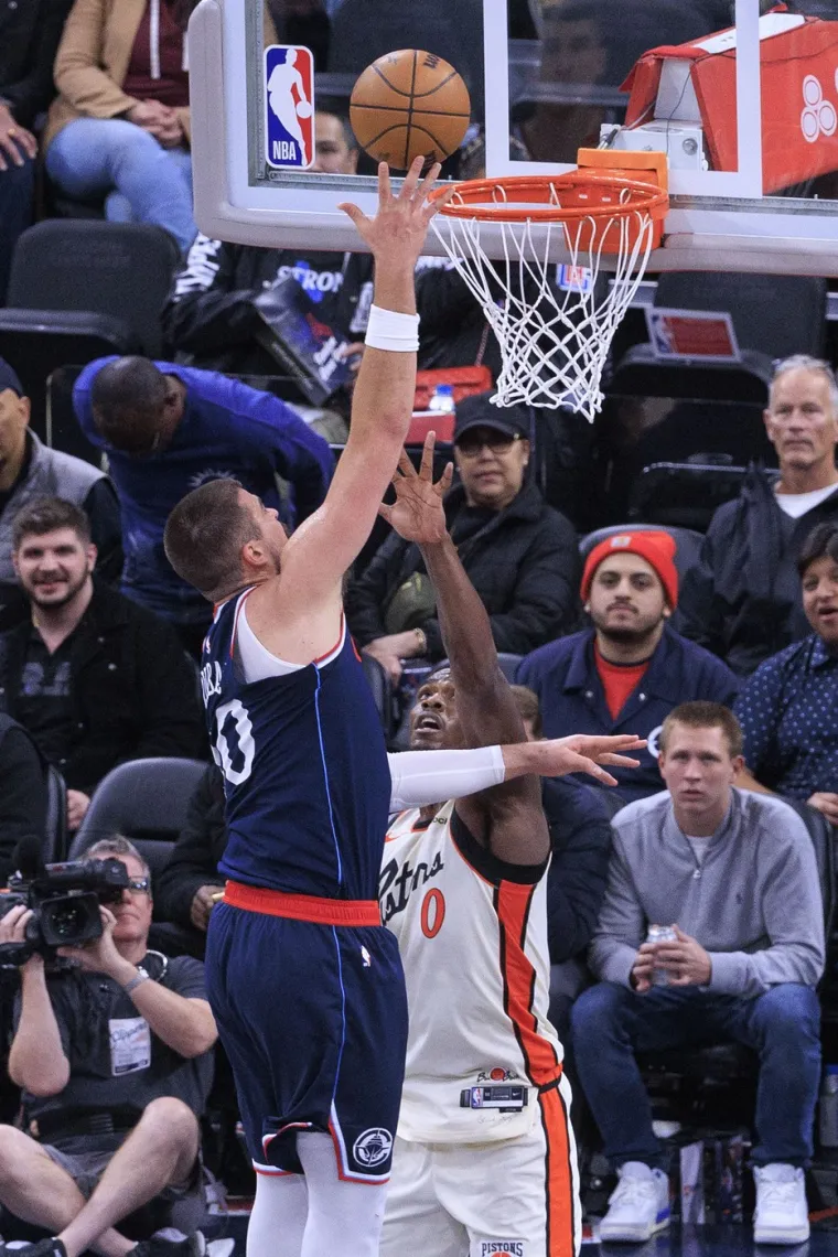 Zubac je hit! Ovakvu publiku nemaju ni Dončić ni Jokić: Nećete vjerovati tko gleda Hrvata dok re&scaron;eta Pistonse