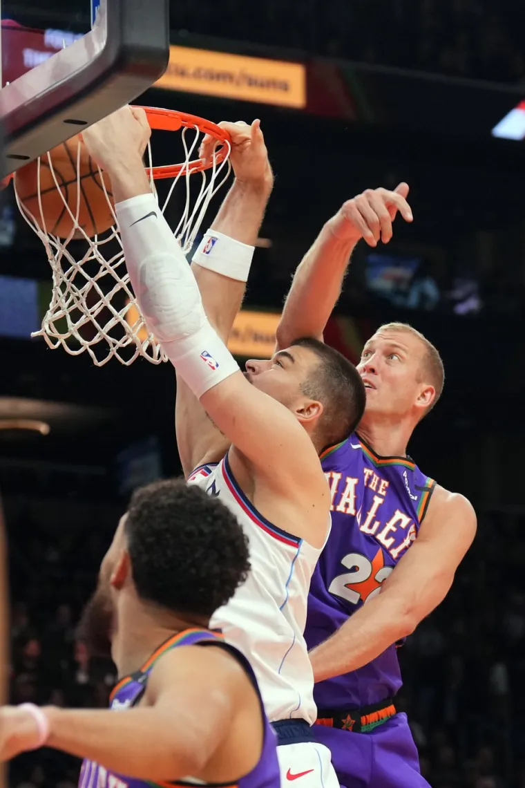 Zubac je hit! Ovakvu publiku nemaju ni Dončić ni Jokić: Nećete vjerovati tko gleda Hrvata dok re&scaron;eta Pistonse