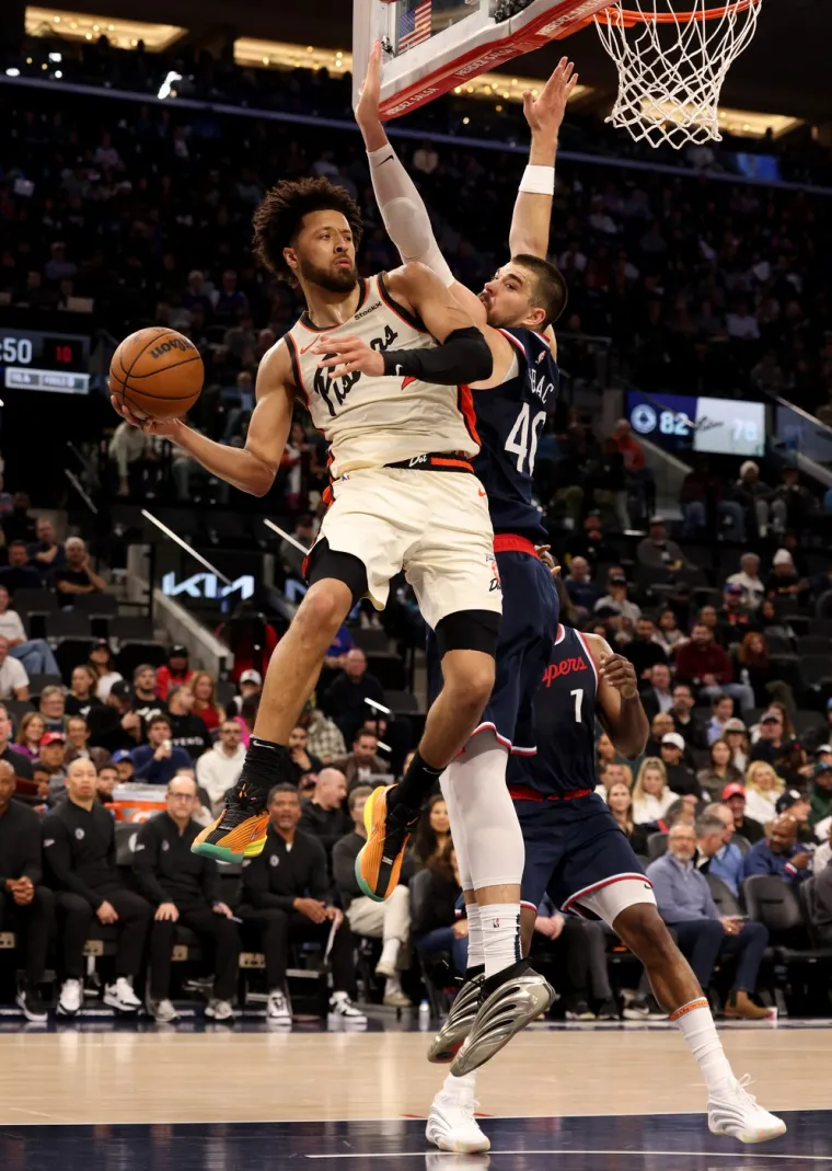 Zubac je hit! Ovakvu publiku nemaju ni Dončić ni Jokić: Nećete vjerovati tko gleda Hrvata dok re&scaron;eta Pistonse