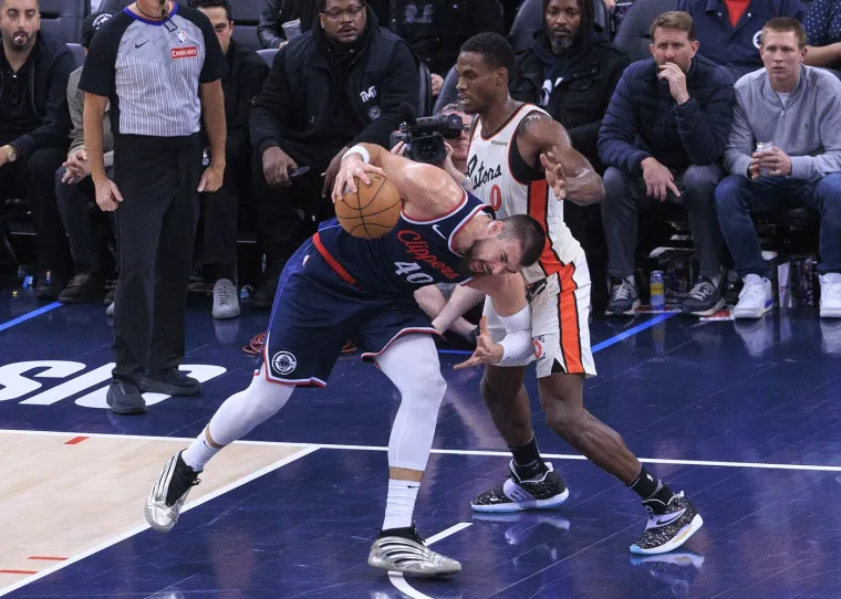 Zubac je hit! Ovakvu publiku nemaju ni Dončić ni Jokić: Nećete vjerovati tko gleda Hrvata dok re&scaron;eta Pistonse