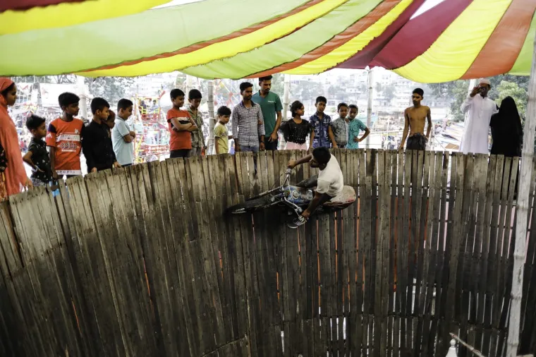 Zid smrti privlači tisuće vozača: Opasna tradicija prestižni je simbol neustra&scaron;ivosti