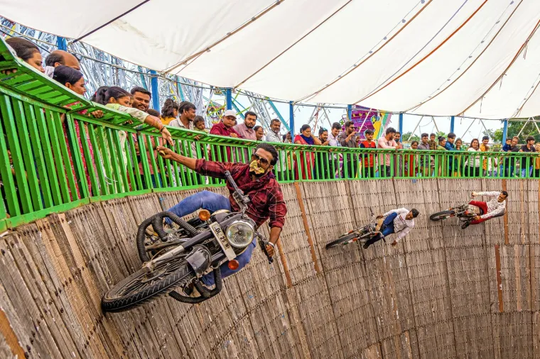 Zid smrti privlači tisuće vozača: Opasna tradicija prestižni je simbol neustra&scaron;ivosti