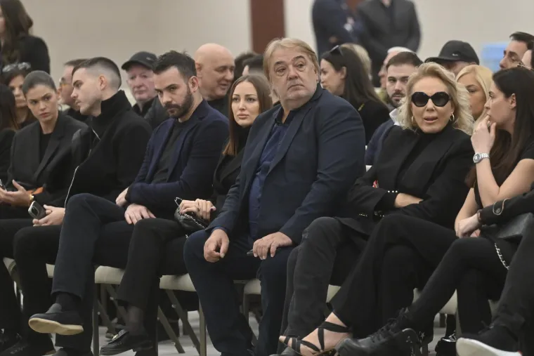 Srpska estrada zavijena u crno, brojne zvijezde opraštaju se od Saše Popovića