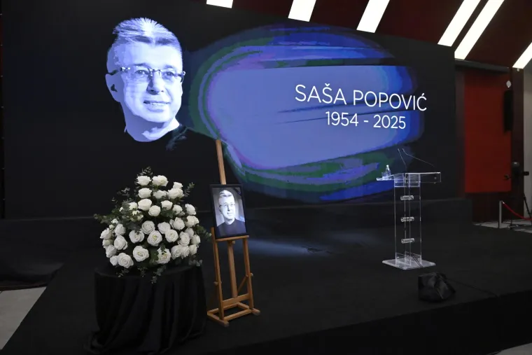 Srpska estrada zavijena u crno, brojne zvijezde opraštaju se od Saše Popovića