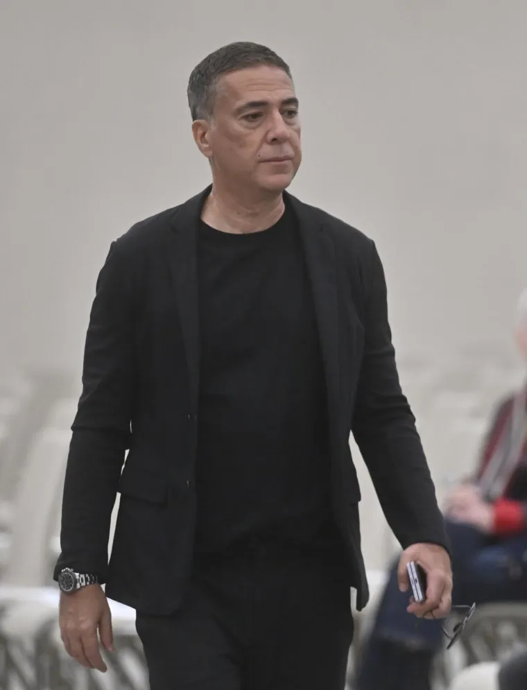 Srpska estrada zavijena u crno, brojne zvijezde opra&scaron;taju se od Sa&scaron;e Popovića