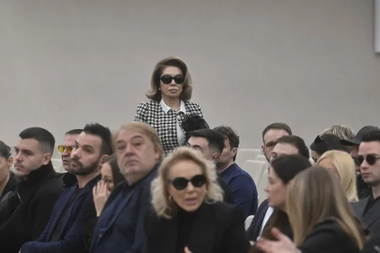 Srpska estrada zavijena u crno, brojne zvijezde opra&scaron;taju se od Sa&scaron;e Popovića