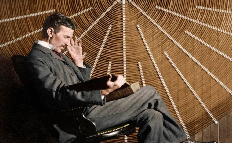 Nikola Tesla, jedan od najvažnijih izumitelja u povijesti znanosti i tehnologije. On je također bio vizionar koji je vjerovao u budućnost u kojoj će tehnologija poboljšati kvalitetu ljudskog života. Tesla i dan-danas inspirira znanstvenike i inovatore diljem svijeta. U našoj listalici, saznajte više o njegovom fascinantnom životu i radu.