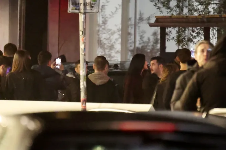 "Tocqueville 13" jedan je od najpopularnijih noćnih klubova u Milanu, posebno među nogometa&scaron;ima, ko&scaron;arka&scaron;ima i drugim bogata&scaron;ima u Milanu. "Ostaje otvoreno za raspravu o tome jesu li oni glavni igrači u klubu ili ženska klijentela", na&scaron;alio se engleski autor Daily Maila. 