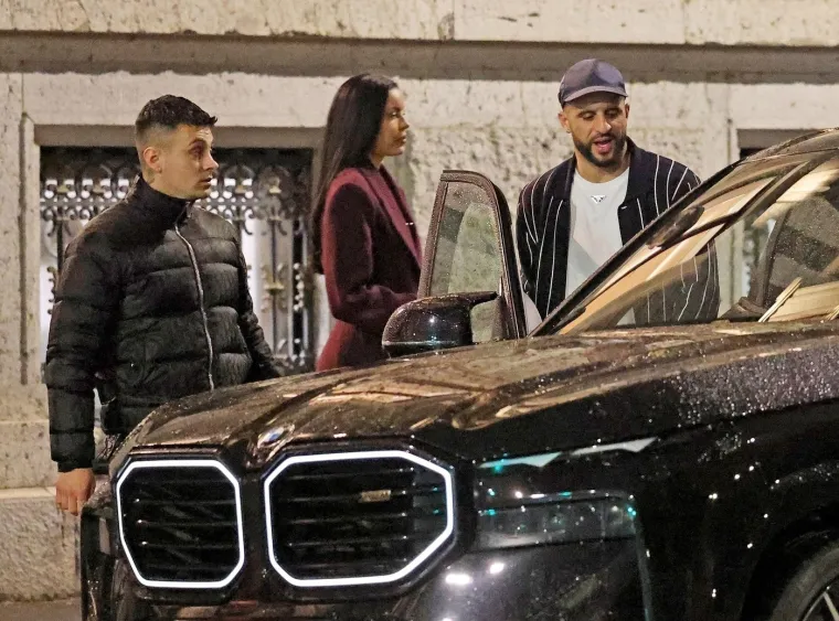 Dok Walkerovi prijatelji tvrde da se "ni s jednom od tih žena ni&scaron;ta nije dogodilo", njegov noćni izlazak vjerojatno će razbjesniti gospođu Kilner (31). Slike će joj probuditi bolna sjećanja na tekstualnu poruku koju je primila od gospođe Goodman nedugo nakon Božića 2023. u kojoj pi&scaron;e da je Walker tata njezinoj kćerkici. 
Tada ga je Annie Kilner izbacila iz vile vrijedne 4 milijuna funti u Cheshireu. Dopustila mu je da se vrati dok su nastavili raditi na svom braku. Pro&scaron;log listopada podnijela je zahtjev za razvod, ali nakon Božića koji su proveli zajedno kao obitelj, izvori bliski paru rekli su da su 'na stvarno dobrom putu' i 'napreduju' - no koliko će dugo, možemo samo nagađati.