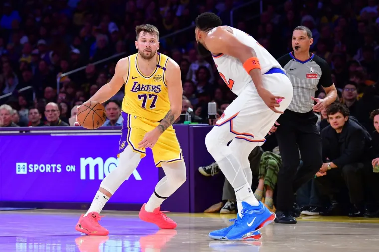 Luka Dončić u prodoru. 