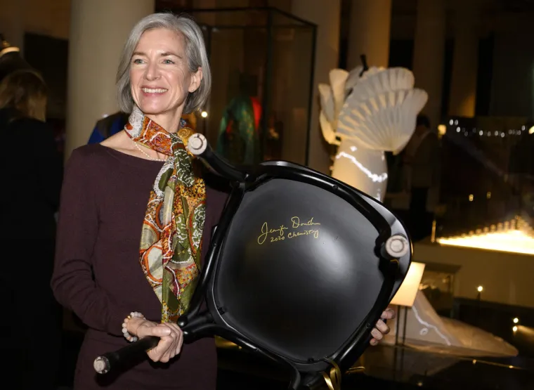 Jennifer Doudna, dobitnica Nobelove nagrade za kemiju 2020. godine (zajedno s Emmanuelle Charpentier), revolucionirala je svijet genetike svojim radom na CRISPR-Cas9 tehnologiji uređivanja gena. Ova tehnologija ima ogroman potencijal u liječenju genetskih bolesti.