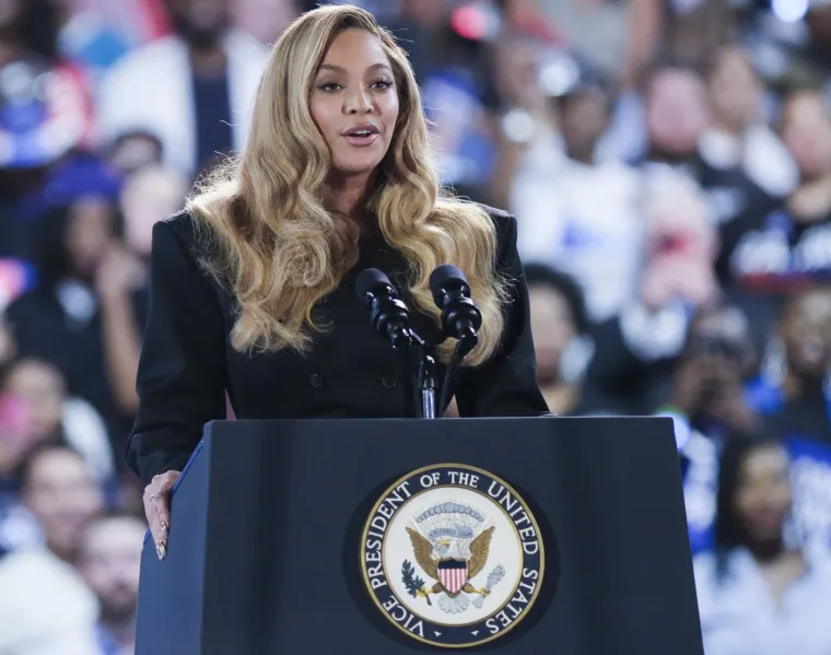 Beyoncé, globalna glazbena ikona, svojim umjetničkim izričajem, aktivizmom i poslovnim pothvatima redefinira pojam superzvijezde. Njezina glazba, vizualni albumi i nastupi promiču osnaživanje žena i slave crnačku kulturu.