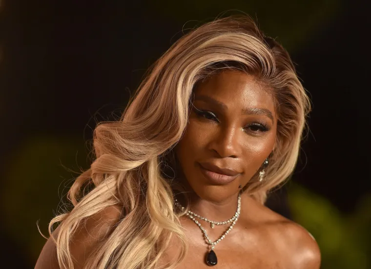 Serena Williams, jedna od najvećih tenisačica svih vremena, dominira sportom desetljećima. Njezin utjecaj nadilazi teniski teren, a ona je i zagovornica jednakosti i osnaživanja žena.