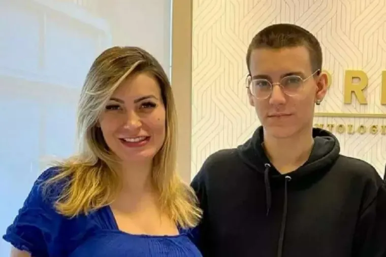 Je li ovo najzgodnija majka na svijetu? 'Prijatelji od sina zovu me na dejtove, nema zgodnije od mene'