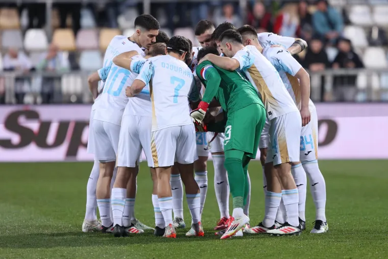 Pustimo komentare korisnika Xmreža koji su ljuti jer su izgubili na kladionici, Rijeka jednostavno nije dobro igrala. Riječani su, dodu&scaron;e, imali su Riječani 17 udaraca na gol &Scaron;ibenika, od toga 6 u okvir. 