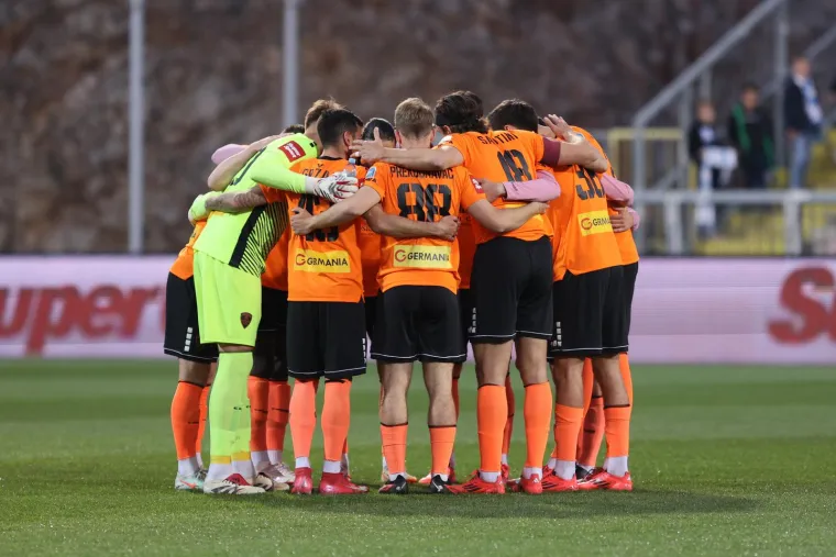 &Scaron;ibenik je izdržao, Rijeka nije uspjela pobijediti! Veliki kiks lidera na domaćem terenu, nisu uspjeli pobijediti fenjera&scaron;a, a mogli bi izgubiti prvo mjesto ako Hajduk pobijedi Goricu u nedjelju.