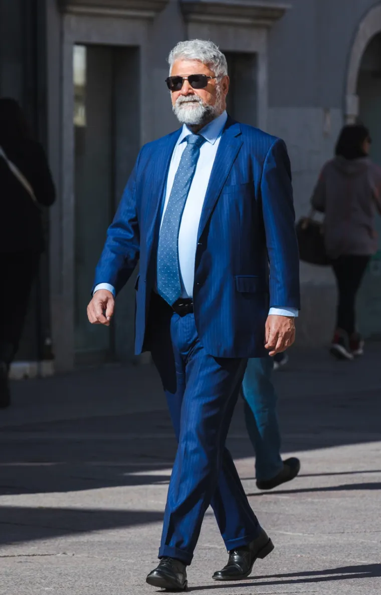 Koliko ljepotica na jednom mjestu: Djevojke zablistale na Korzu - iz ormara izvadile skupocjene torbice